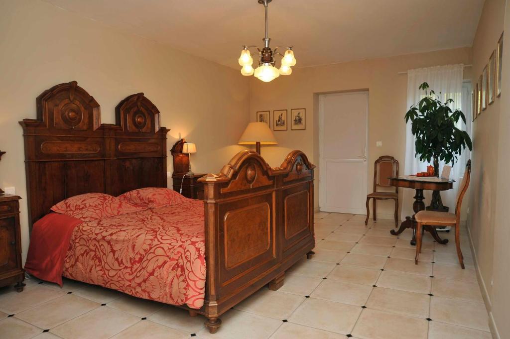 Chambres Et Tables D'Hotes Le Voriou Couddes Habitación foto